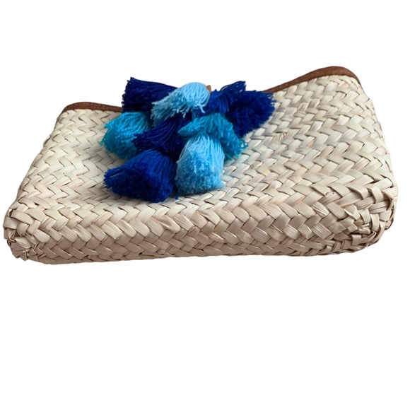 French Baskets Straw PomPom Clutch Bags - Picture 10 of 12